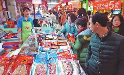 綠色食品銷售火爆 來(lái)哈游客成“鐵粉”，藥品零售市場(chǎng)同步受益
